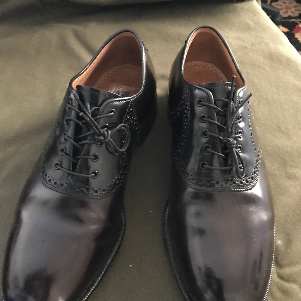 Men's Dress Shoes Johnston & Murphy  Size 10 E